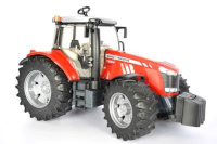 Bruder mängutraktor Massey Ferguson 7600